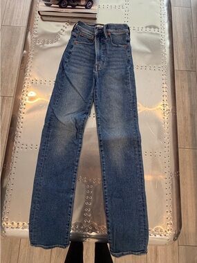 Madewell Women's Slim Straight Jeans in Mid Blue Wash